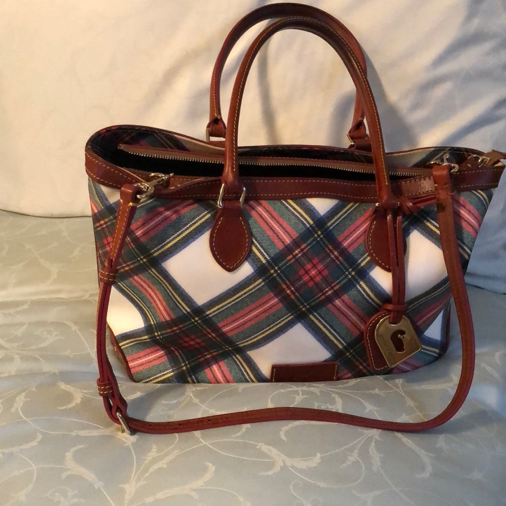 Dooney & Bourke satchel/shoulder bag